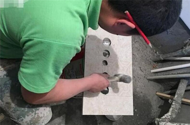 墙砖上打的孔如何修补视频教学(墙砖上打的孔如何修补视频教学全集) 墙砖上打的孔如何修补视频教学(墙砖上打的孔如何修补视频教学全集)